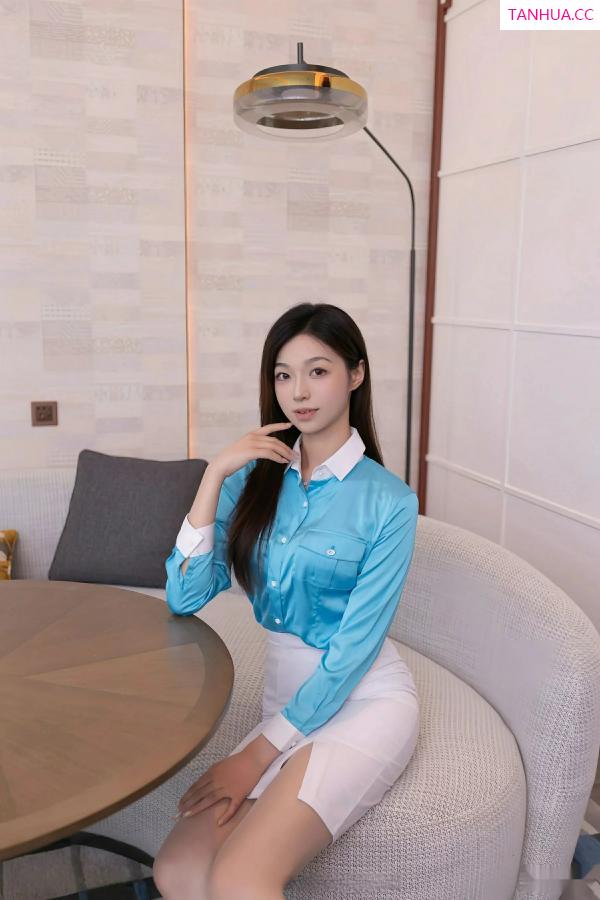   [XiuRen]高清写真图 2025.09.28 No.10816 kiki柚柚 空姐制服第3张图片
